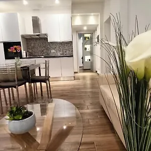 Casa Mia Metro A Nuovo Appartamento